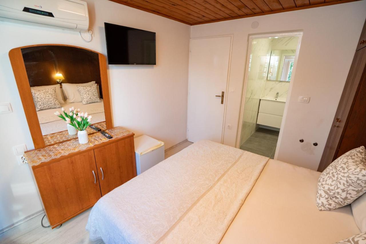 Rooms Magnolia With Pool Novalja Dış mekan fotoğraf