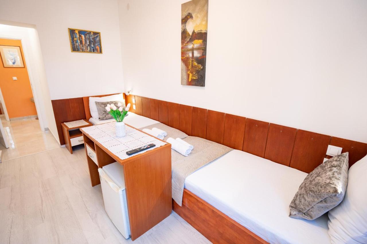 Rooms Magnolia With Pool Novalja Dış mekan fotoğraf