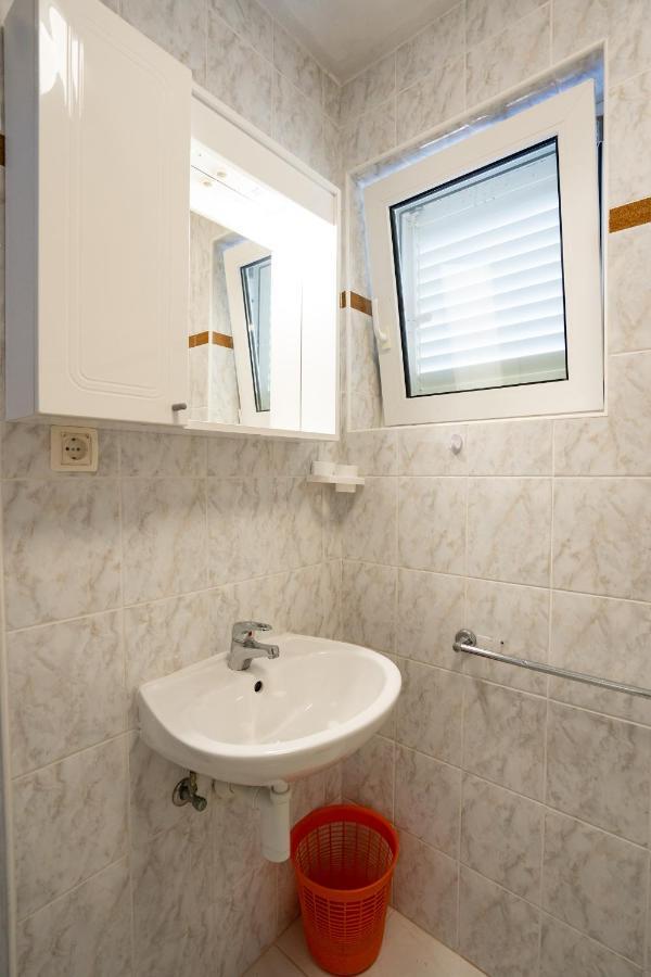 Rooms Magnolia With Pool Novalja Dış mekan fotoğraf